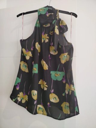 Blusa halter floral