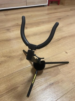 Hercules DS431B Stand Saxo Alt + Funda