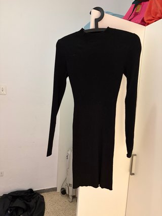 Vestido negro manga larga