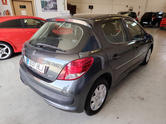 Peugeot 207 2012