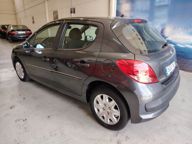 Peugeot 207 2012