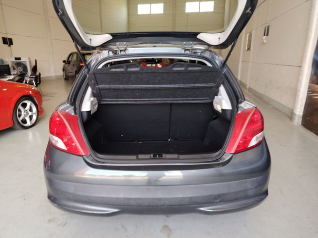 Peugeot 207 2012