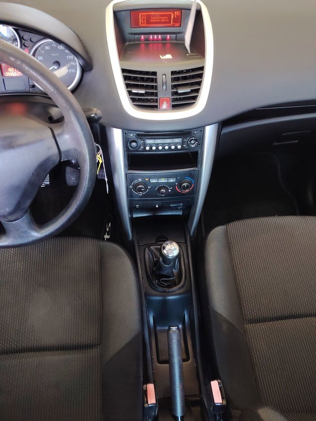Peugeot 207 2012