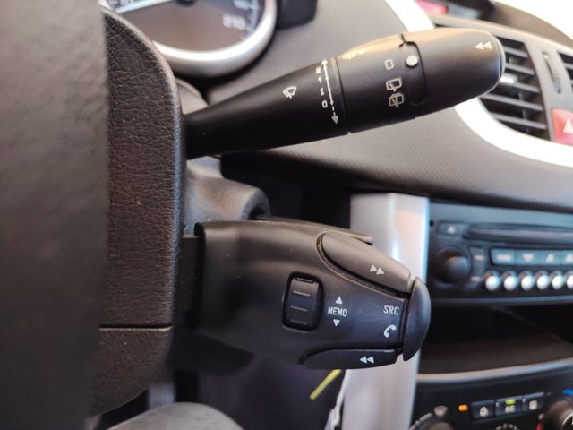 Peugeot 207 2012