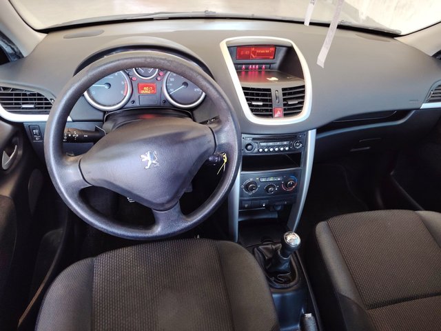 Peugeot 207 2012