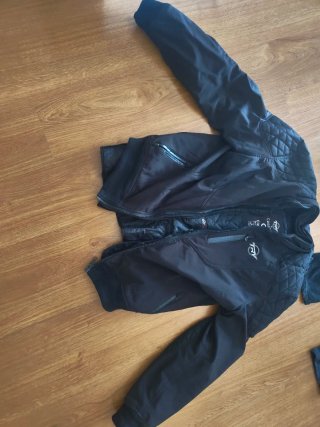 Chaqueta de motorista negra