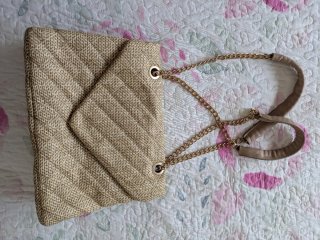 Bolso de rafia beige y dorado