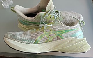 Asics Novablast Tg. 45 Verdi