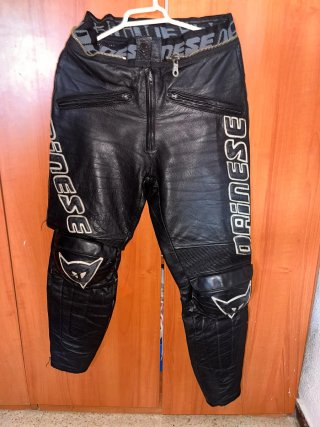 Conjunto moto Dainese de cuero chaqueta+pantalón
