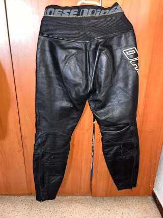 Conjunto moto Dainese de cuero chaqueta+pantalón