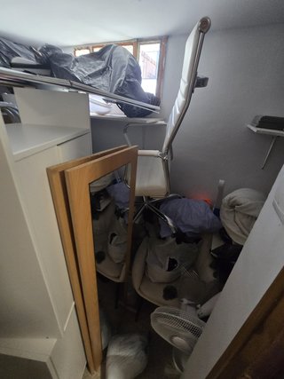 Trastero completo, se vende todo el contenido
