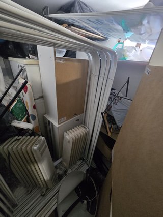 Trastero completo, se vende todo el contenido
