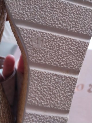 Sandalias Beige Cuña