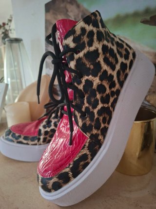 Botas con estampado de abeja Talla 39