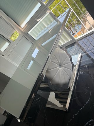 Mesa de comedor moderna cristal y metal