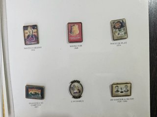 Álbum Pins Històrics F.C. Barcelona + 8 Láminas