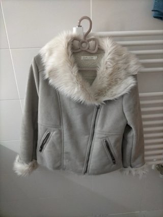 Cazadora gris con pelo
