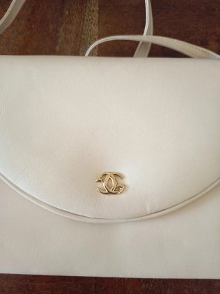 Bolso clásico de piel beige