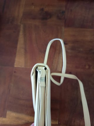 Bolso clásico de piel beige