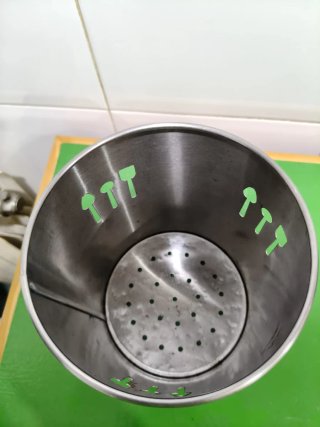 Reposacucharas de metal plateado