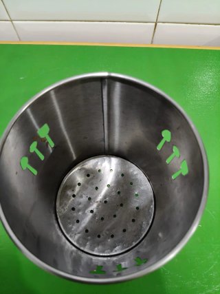 Reposacucharas de metal plateado