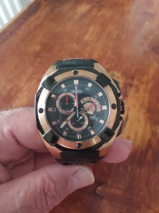 Reloj Festina Cronógrafo Negro y Dorado