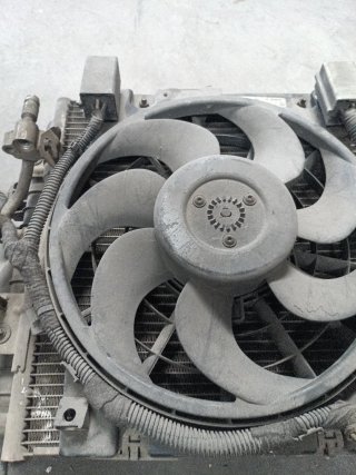 Radiador Opel Astra H con ventilador