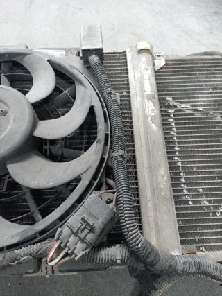 Radiador Opel Astra H con ventilador