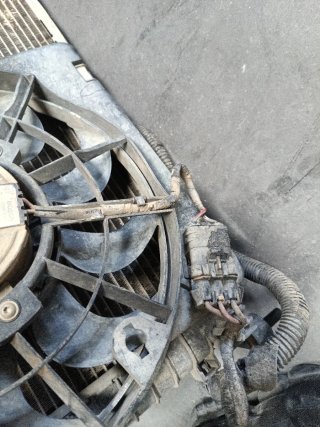 Radiador Opel Astra H con ventilador