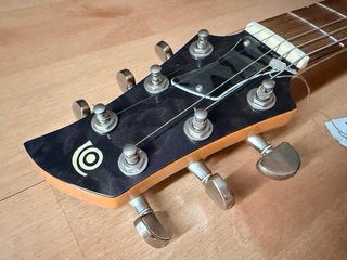 Guitarra Eléctrica Ampeg AMG1 japonesa año 2000