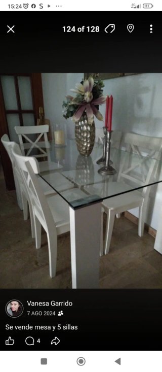 Mesa de comedor de cristal y 6 sillas blancas