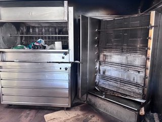 Máquina de pollos a l'ast a leña Horizontal 900€