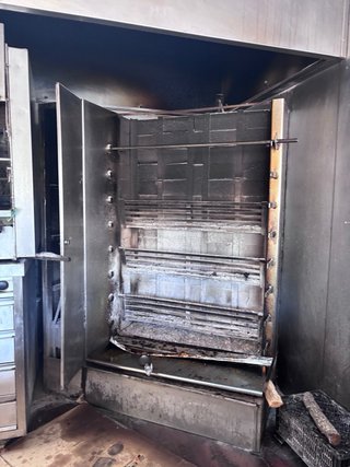 Máquina de pollos a l'ast a leña Horizontal 900€