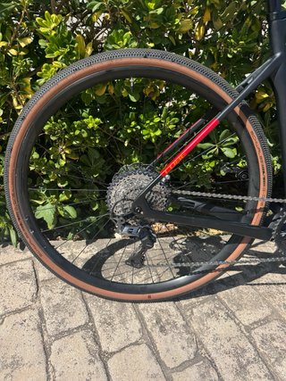 Bicicleta Gravel Cube Nuroad Pro Carbono
