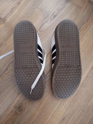 Zapatillas Adidas Blancas y Negras