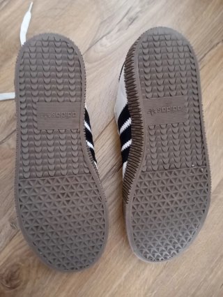 Zapatillas Adidas Blancas y Negras