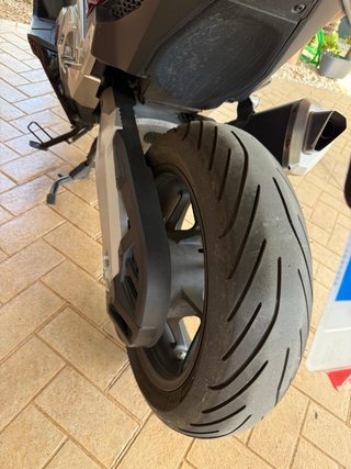 Maxi Scooter Honda Roja y Negra