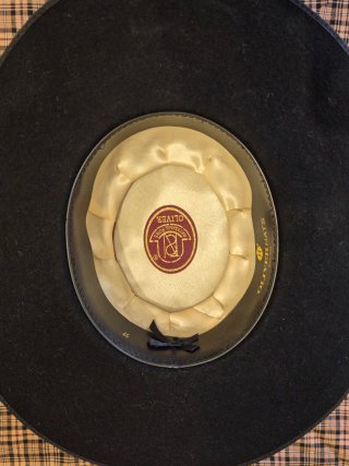 Sombrero indumentaria tradicional