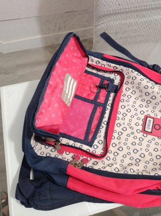 Mochila escolar Ensō, acople para carritos.