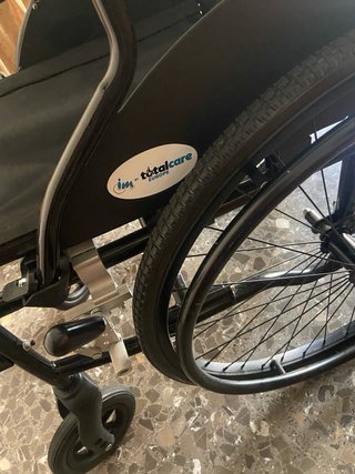 Silla de ruedas muy buena