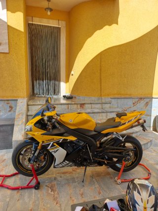Yamaha R1 50th Aniversario