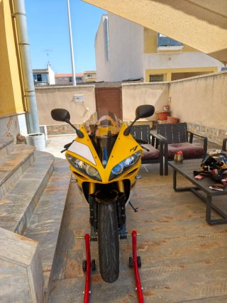 Yamaha R1 50th Aniversario