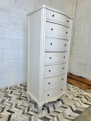 Sinfonier blanco estilo antiguo
