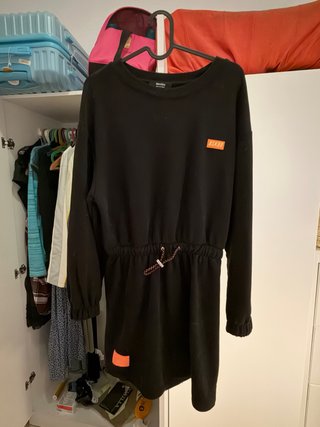 Vestido Bershka negro manga larga