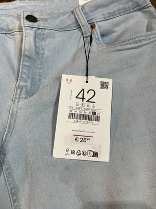 Pantalones vaqueros Stradivarius talla 42