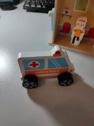 Maletín Hospital Madera Juguete Ambulancia