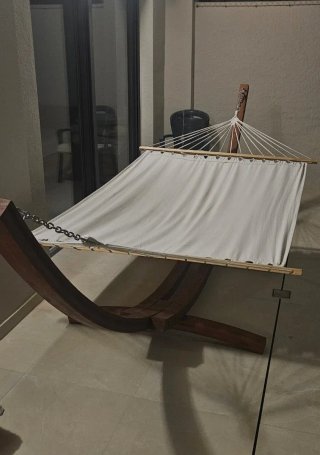 Hamaca de madera y tela