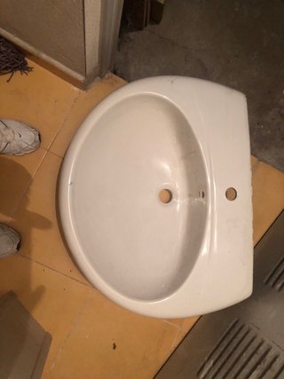 Lavabo de porcelana blanco con pie