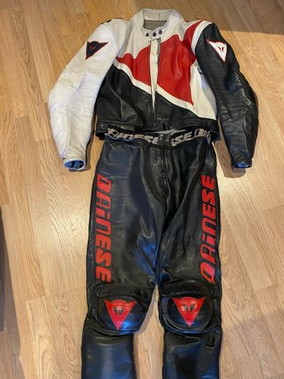 Mono de cuero Dainese retro
