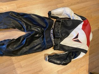 Mono de cuero Dainese retro